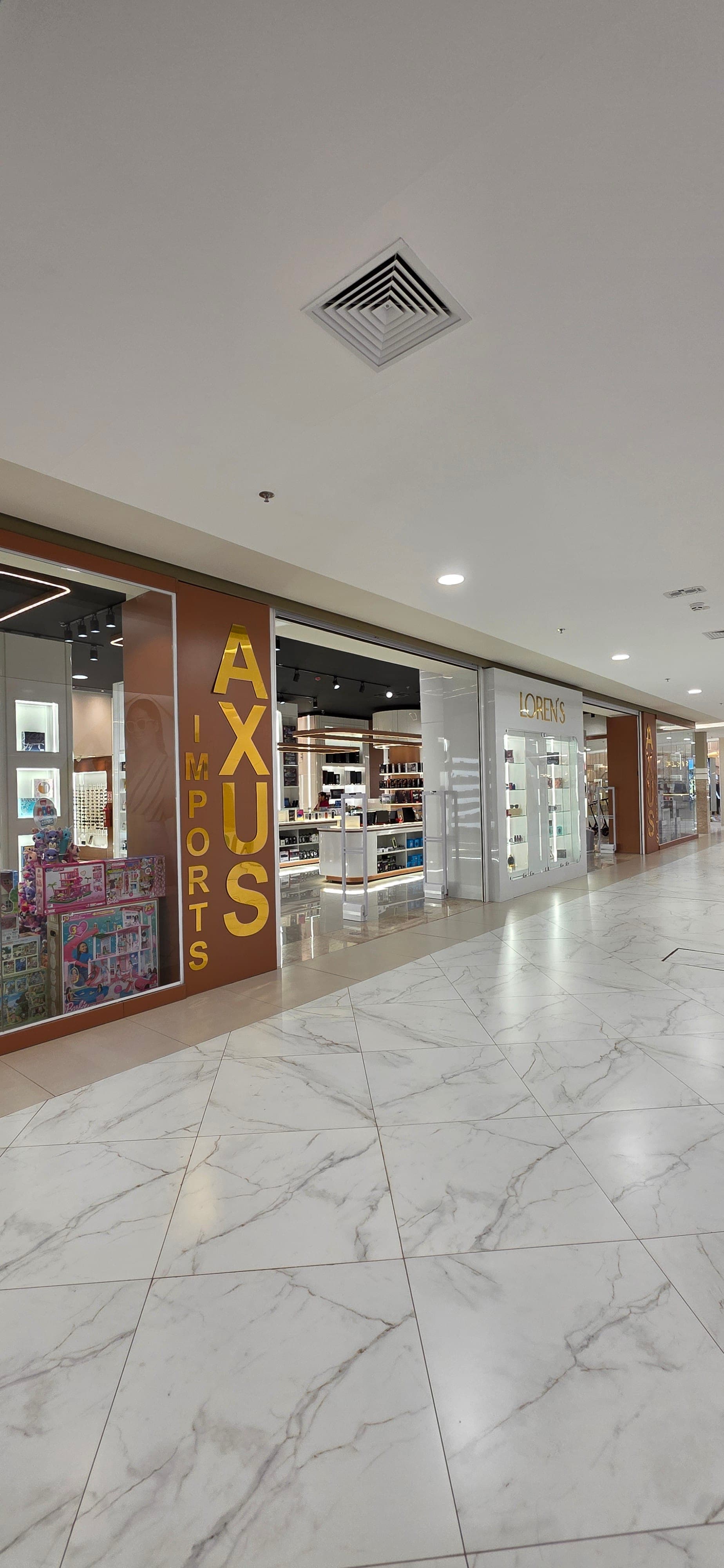 Loja Axus Imports no Shopping Dubai